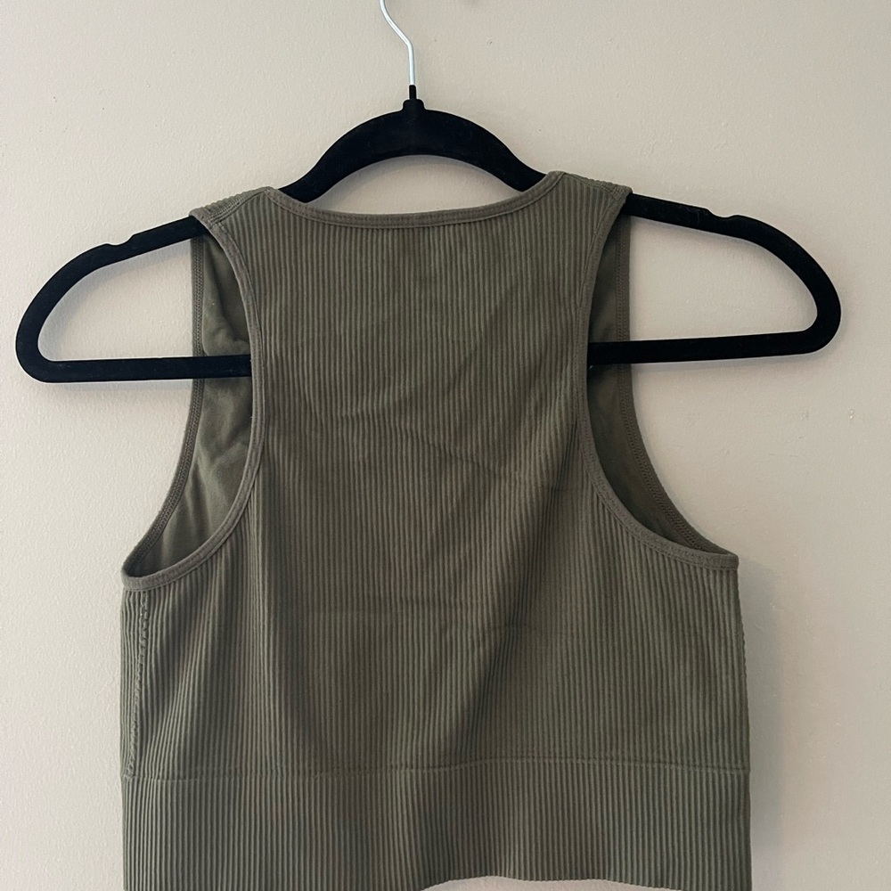 Garage Ribbed Tank Crop - Picture 3 of 3